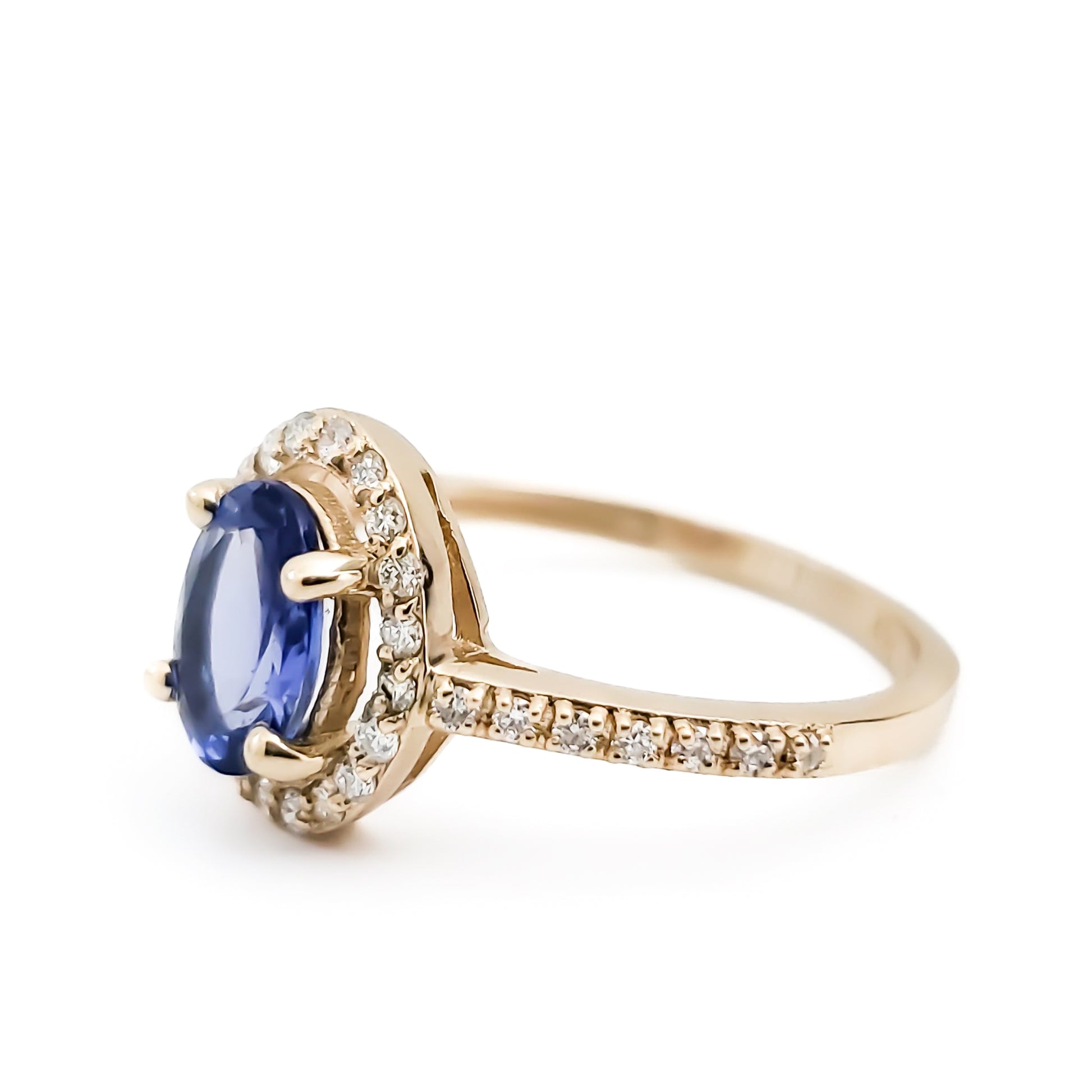 14k Gold Oval Shaped Tanzanite and Diamond Ring - Tinamel Jewellery